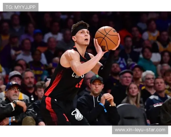 希罗突破拉开得分差距，关键时刻提升热火火力效率